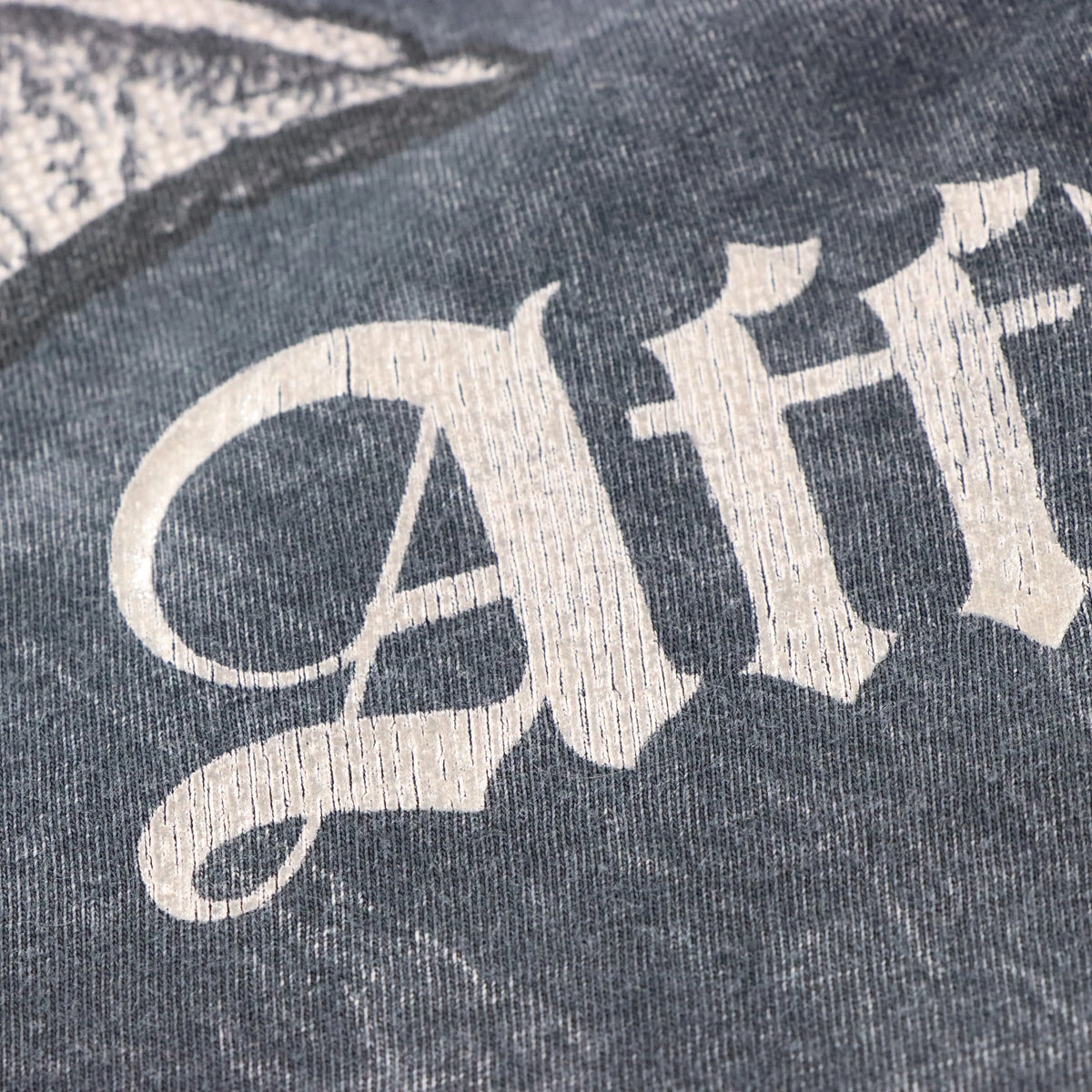 AFFLICTION Vintage Y2K "Live Fast" Winged Skull Cross V-Slit Neck Tee (M)