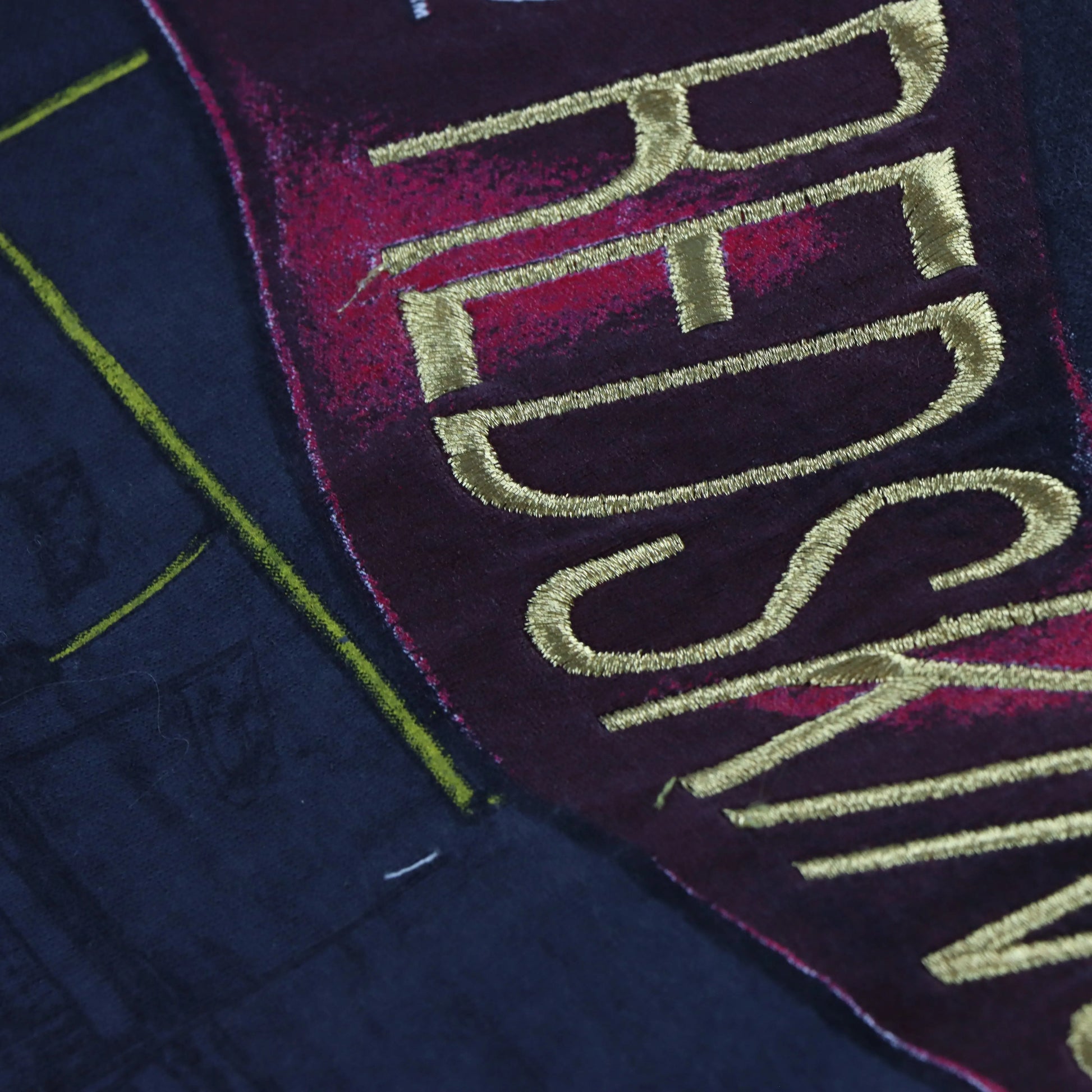 Vintage REDSKINS Gold Embroidered NFL USA Made T-Shirt (M) Vintage Sole Melbourne