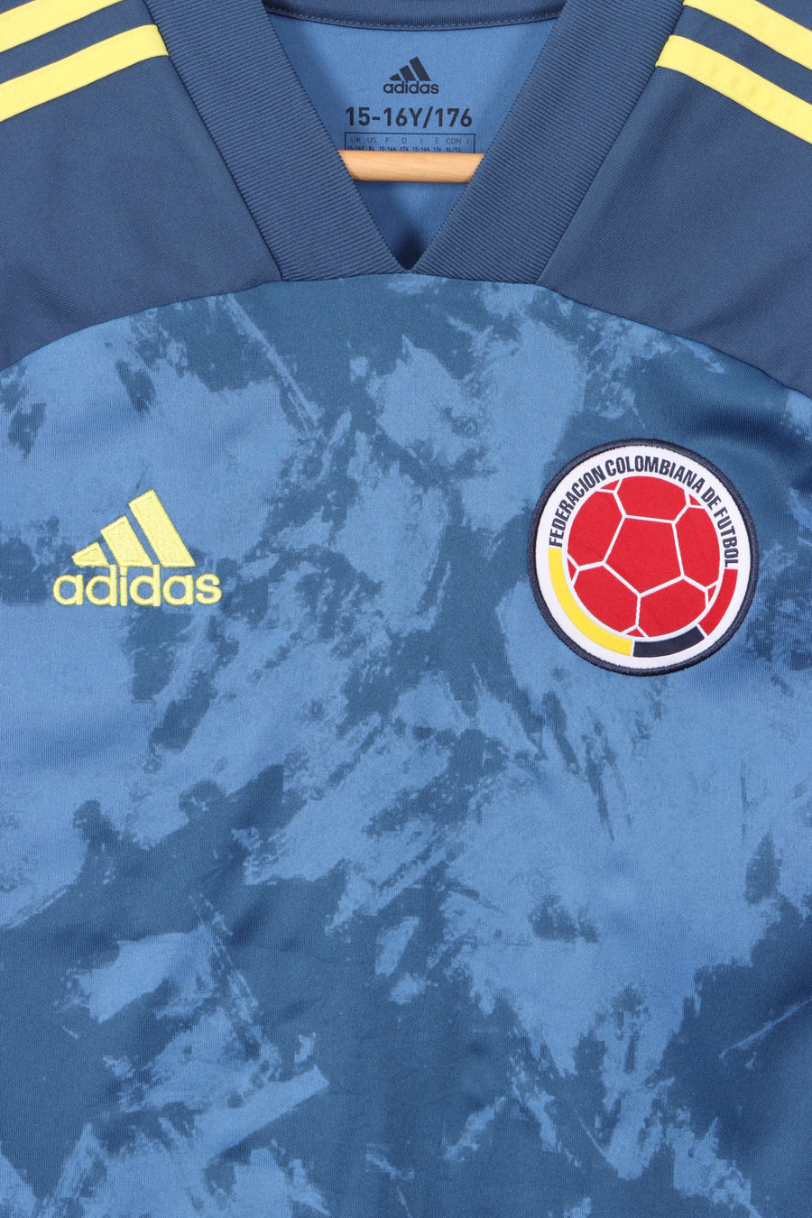 Colombia 2020/2021 ADIDAS Away Soccer Jersey (S-M)