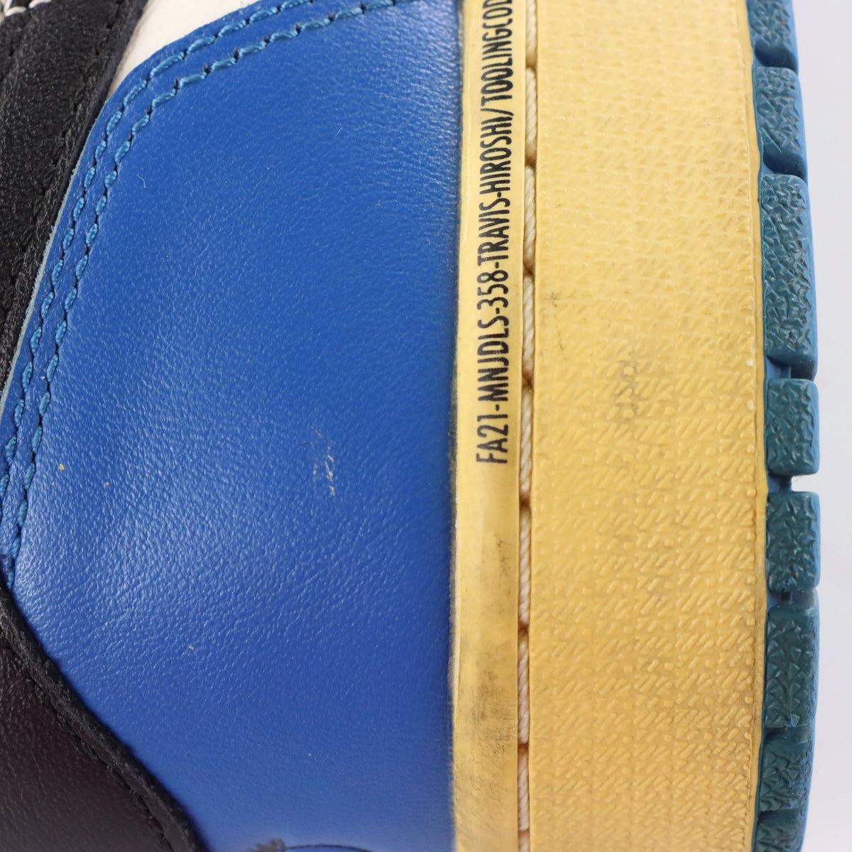 NIKE Air Jordan 1 x Travis Scott Cactus Jack Fragment Design Low Sneakers (12)