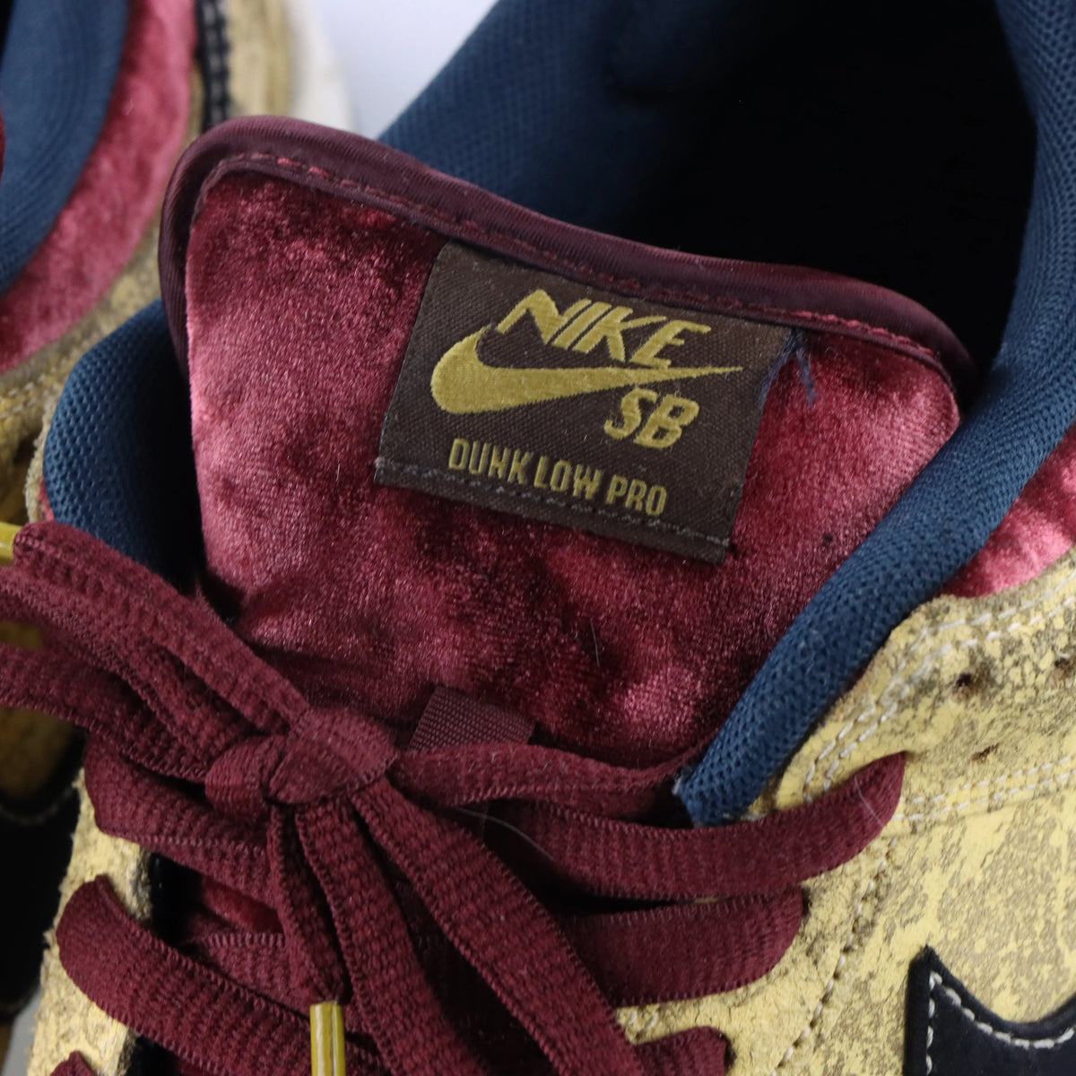 Vintage NIKE Burgundy Lace Up Dunk Low Pro Velvet Swoosh Sneaker (9.5)