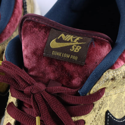 Vintage NIKE Burgundy Lace Up Dunk Low Pro Velvet Swoosh Sneaker (9.5)