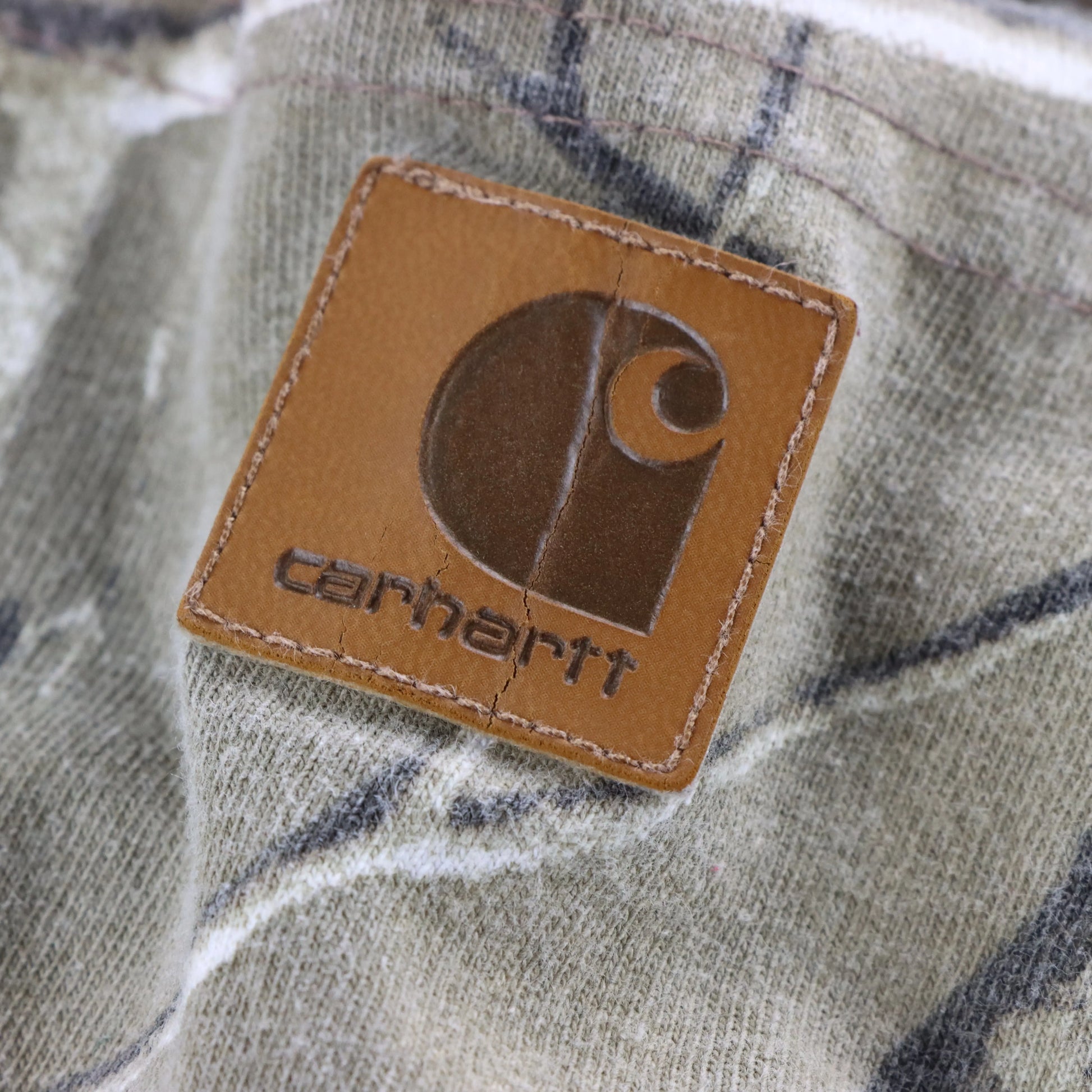 CARHARTT x REALTREE Camo Logo Patch Front Pocket T-Shirt (L) ***COCO Vintage Sole Melbourne