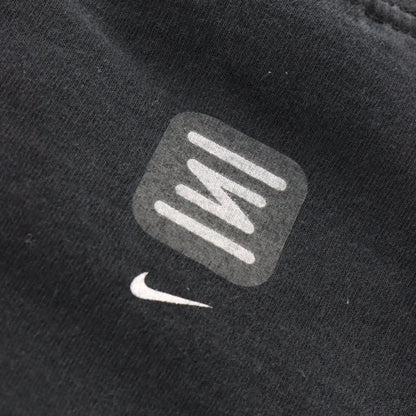 NIKE Vintage Black & Grey Stylised Swoosh Logo Graphic Tee (M)