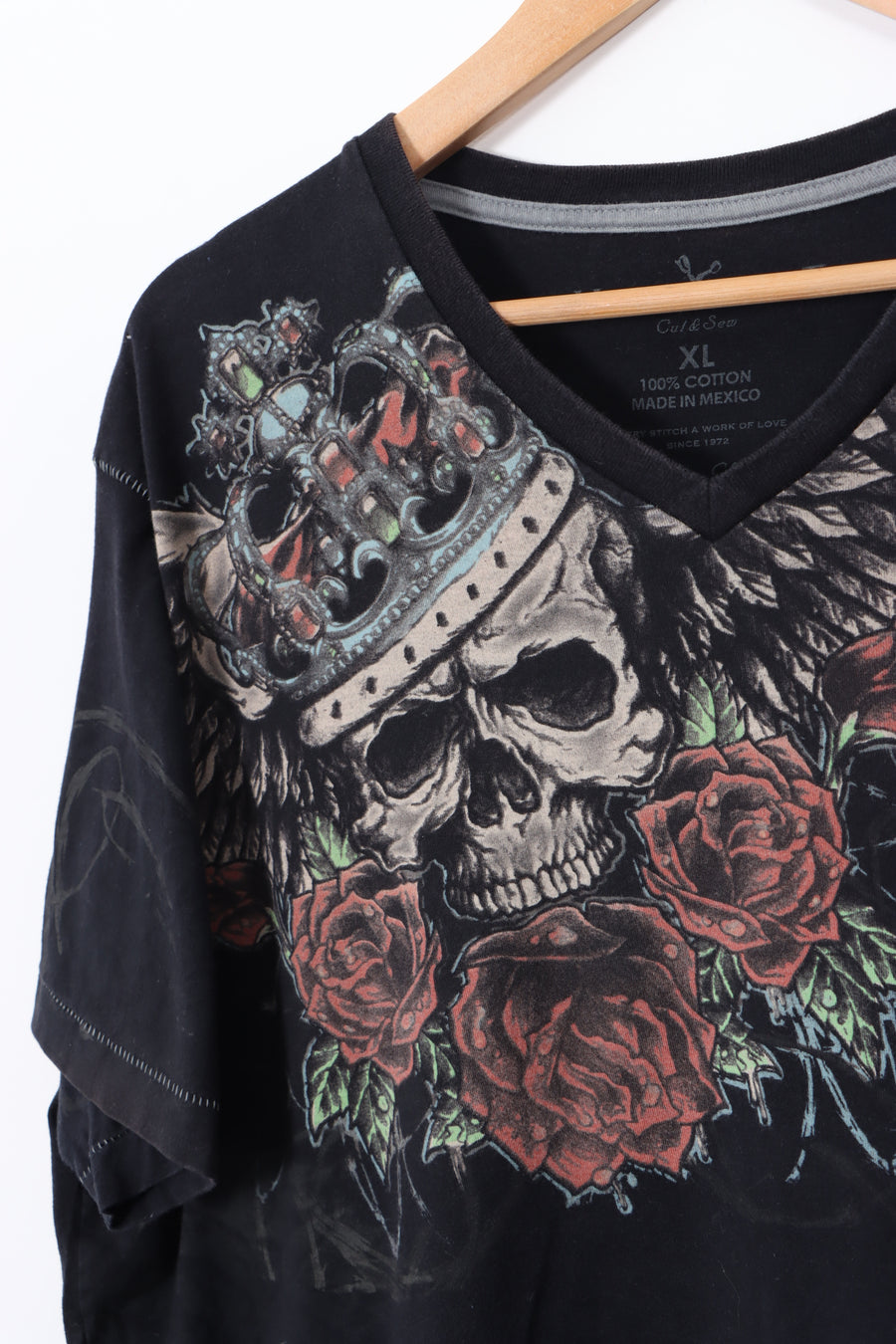 MARC ECKO Skull and Roses Design V-Neck Black T-Shirt (XL)