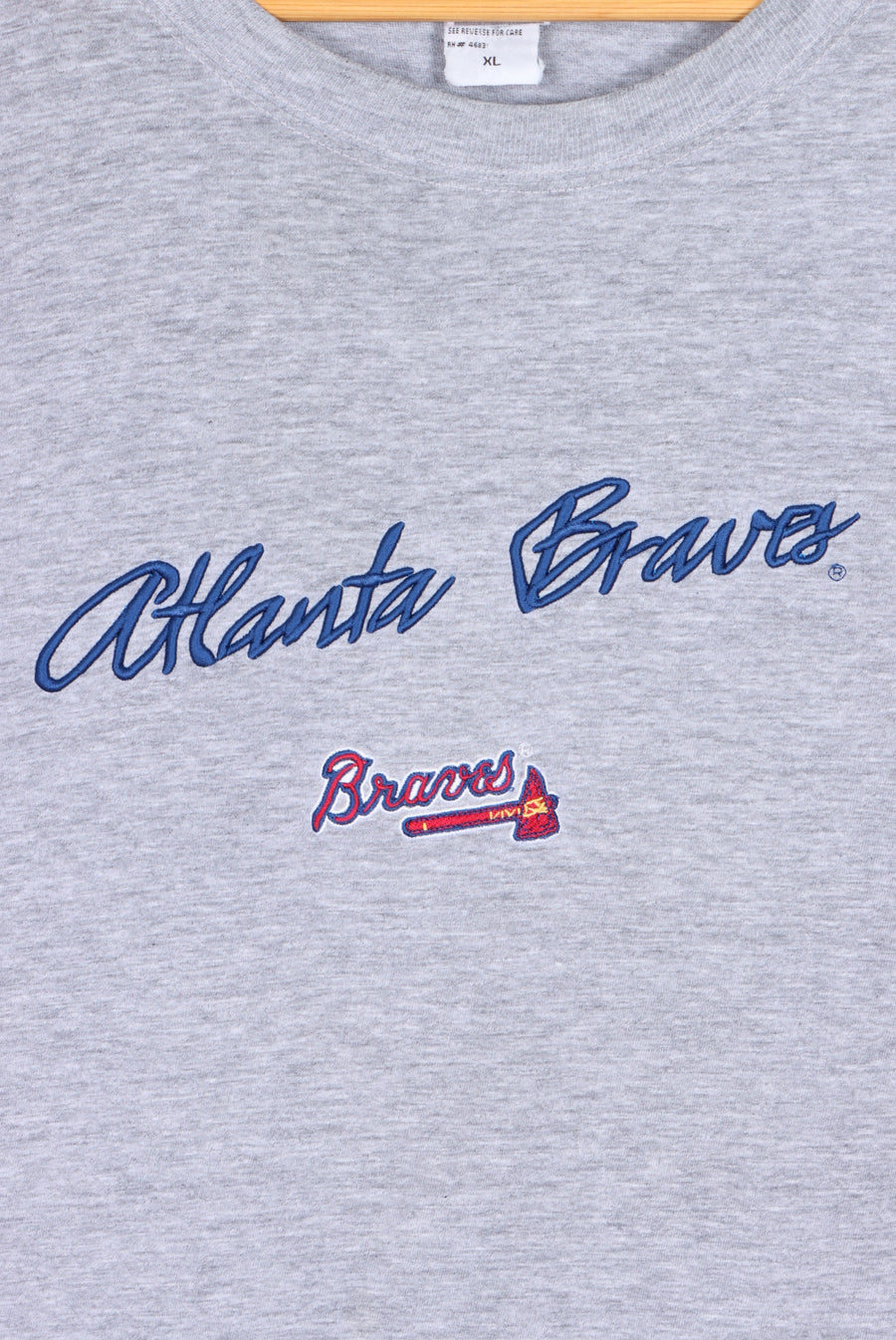 MLB Atlanta Braves Embroidered Logo T-Shirt (XL)