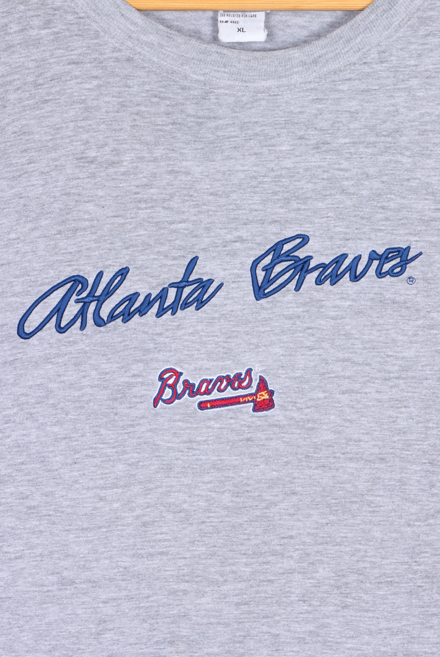 MLB Atlanta Braves Embroidered Spell Out Logo T-Shirt (XL)
