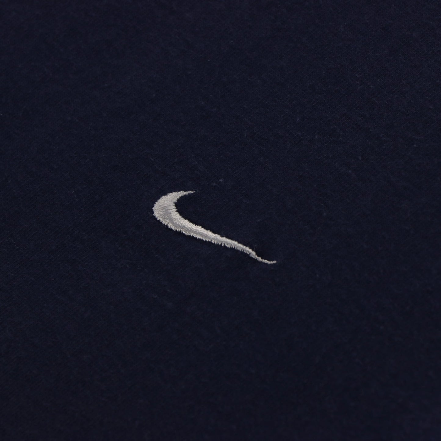 Vintage NIKE Embroidered Navy & White T-Shirt (L)