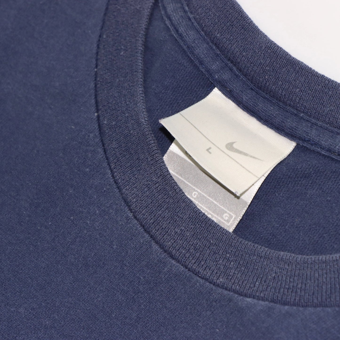 Vintage NIKE Embroidered Navy & White T-Shirt (L)