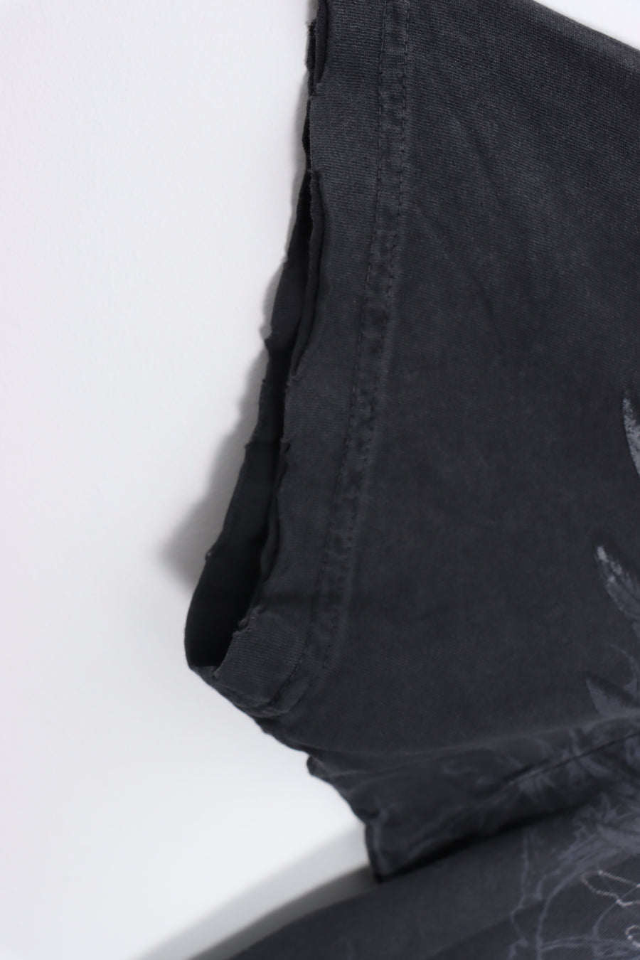 AFFLICTION Skull Feathers All Over Print (L-XL)