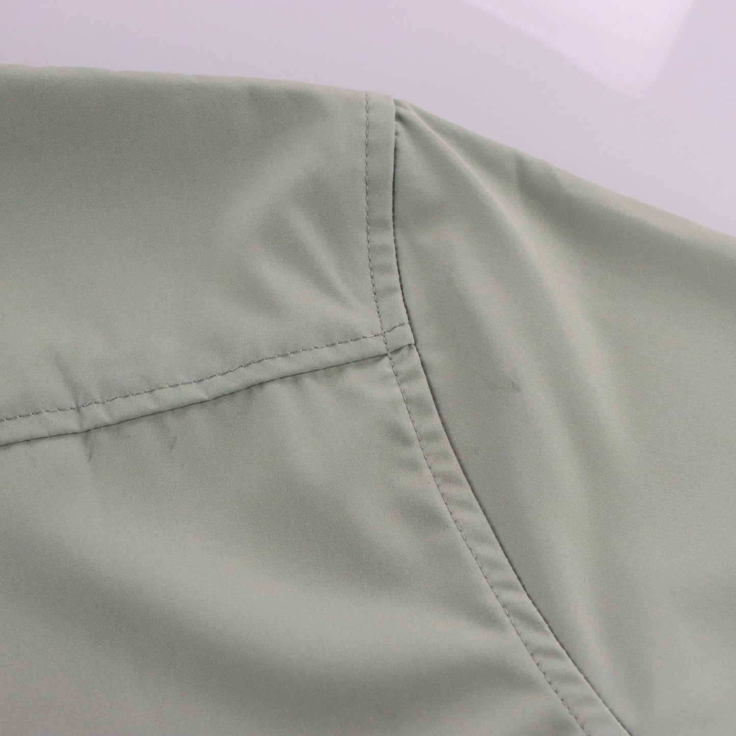 NFL TEAM APPAREL Las Vegas Raiders Button Up All Over Print Hawaiian Shirt (M)