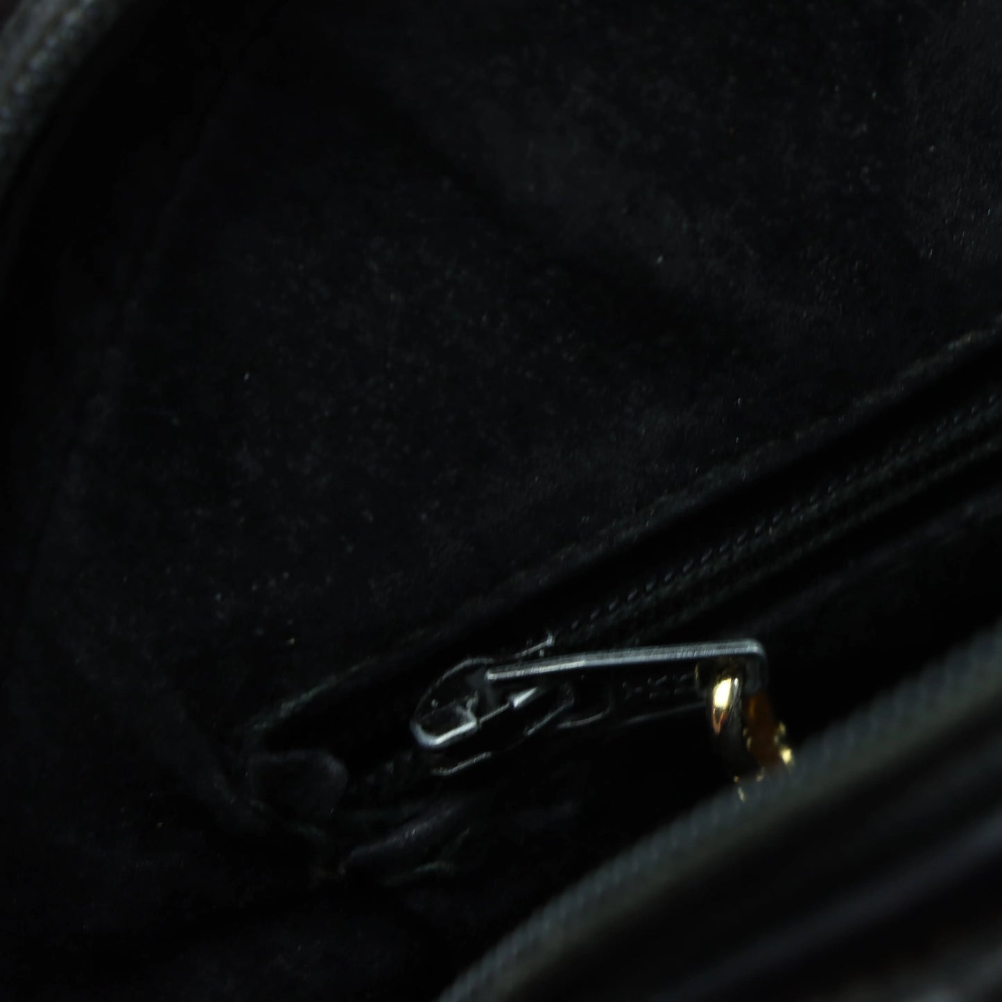 GUCCI Micro Logo Pebbled Leather Round Black Crossbody Bag