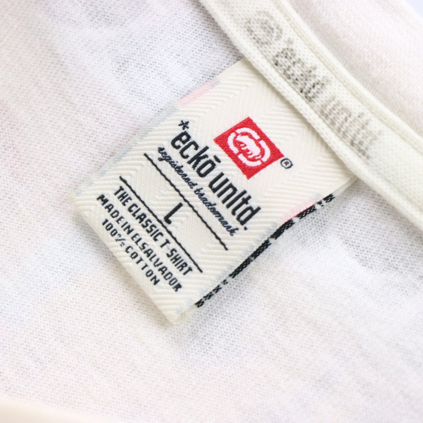 Vintage ECKO UNLTD 'The Classic T-Shirt' All Over Print Multicolour Tee (L)