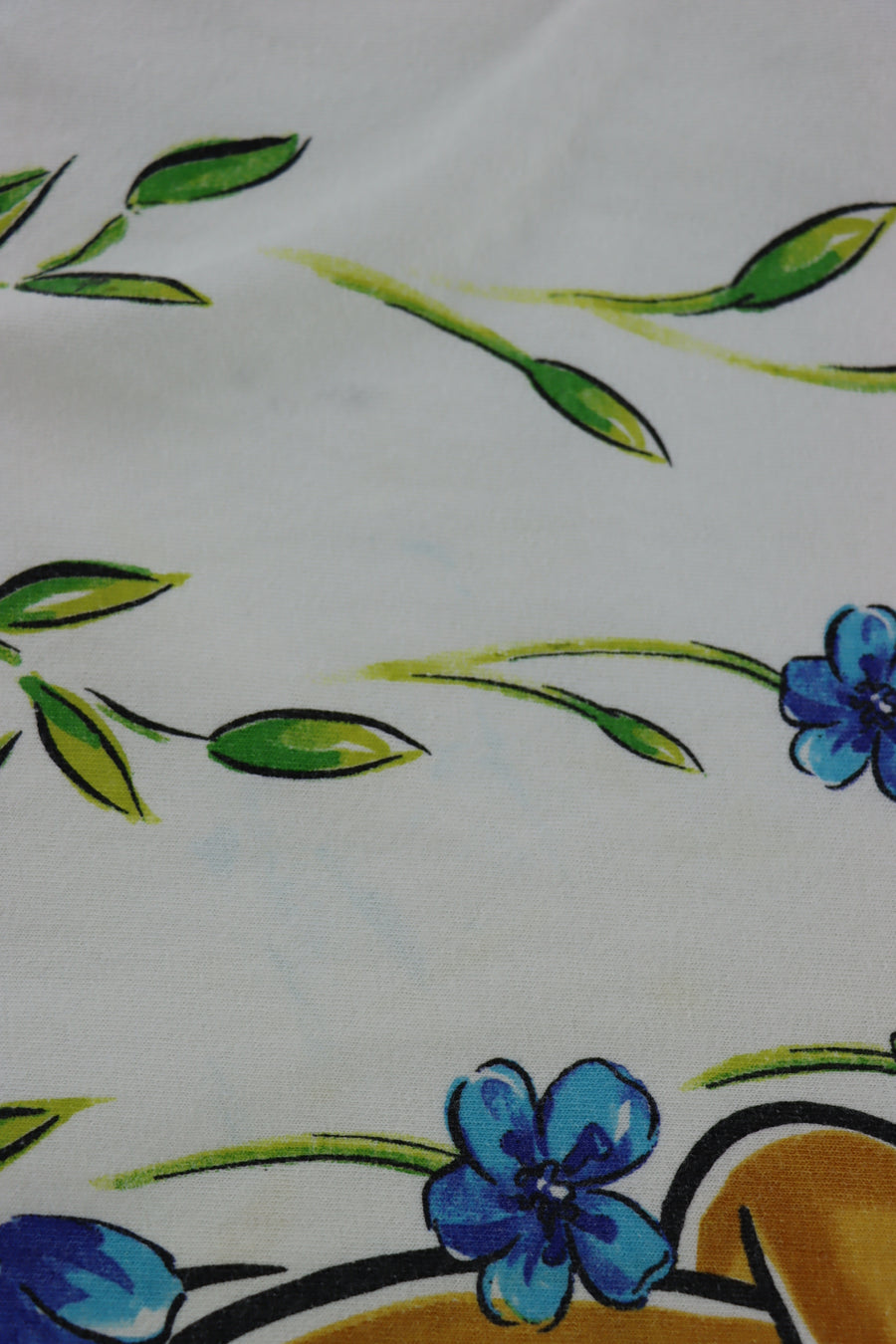 DISNEY WINNIE THE POOH Smelling Flowers Colourful Tee (M-L)