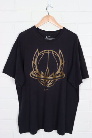 NIKE Basketball Centre Swoosh Logo Black & Gold T-Shirt (XXL)