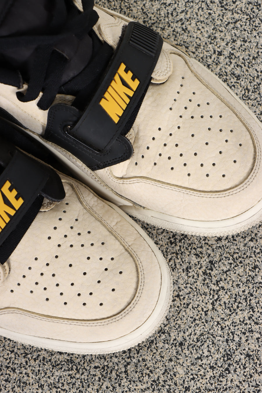 NIKE Air Jordan 'Legacy 312' Pale Vanilla Low Sneakers (12)