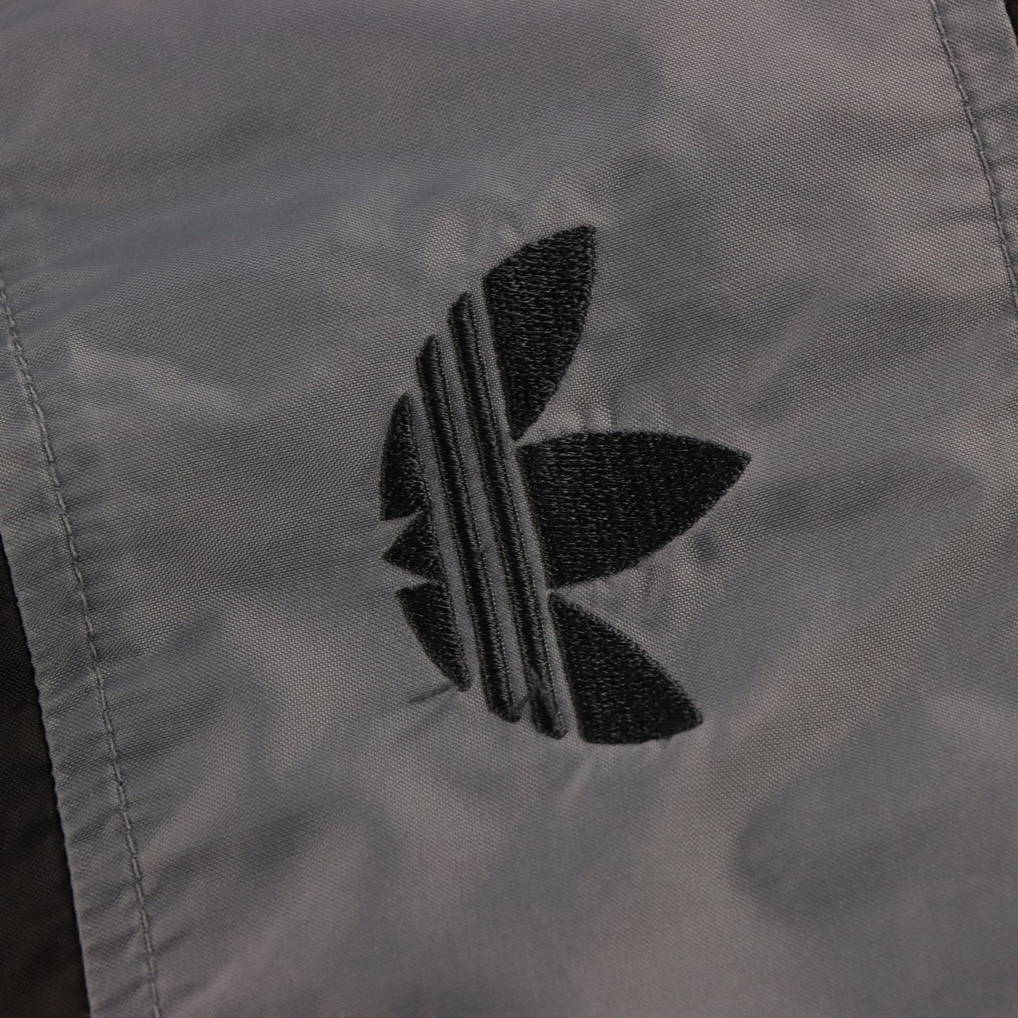 Vintage ADIDAS Embroidered Logo Grey & Black Windbreaker Jacket (M) Vintage Sole Melbourne