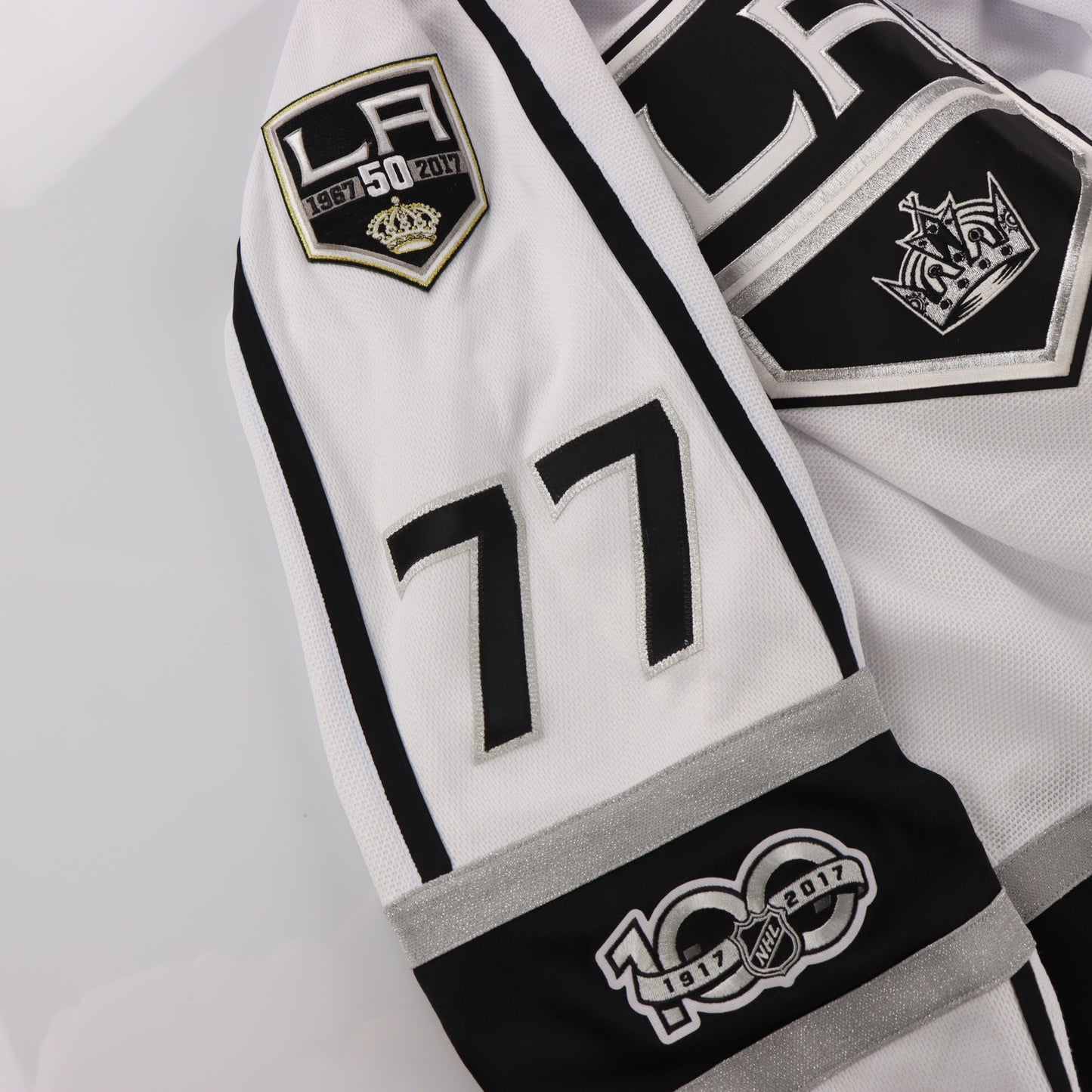 REEBOK NHL LA Kings Carter #77 Embroidered Hockey Jersey (M-L)