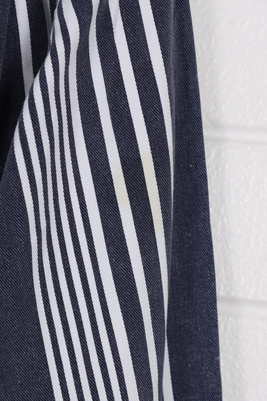 Vintage GAP 90's Black & White Striped Long Sleeve Button Up Shirt (M-L)