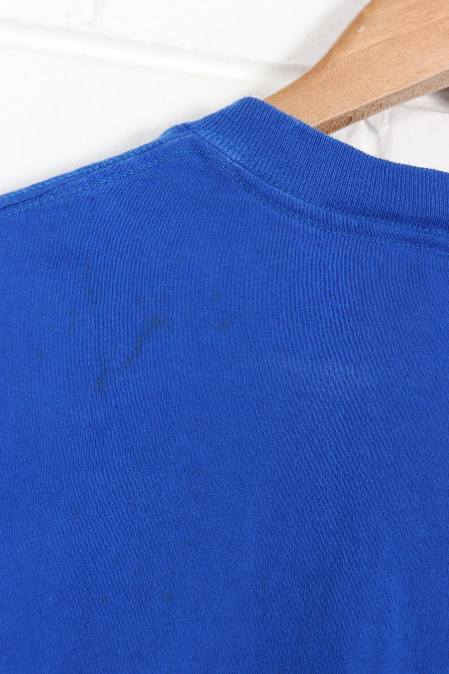 Vintage Duke Devils 1992 Basketball Gold Embroidered Print Tee (M) - Vintage Sole Melbourne