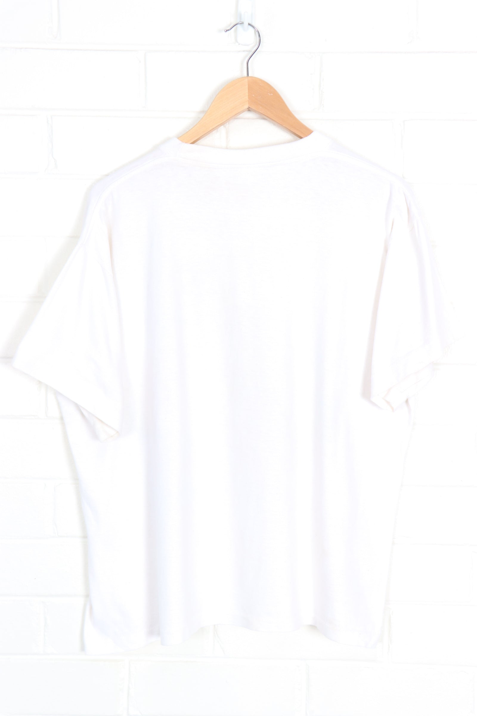 Vintage 1993 Looney Tunes Bugs Bunny 'Top Shot' Basketball Single Stitch T-Shirt (XL) - Vintage Sole Melbourne