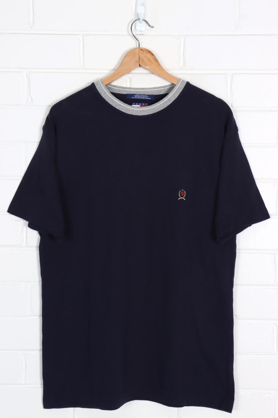 TOMMY HILFIGER Embroidered Crest Collar Detail Textured Tee (M)